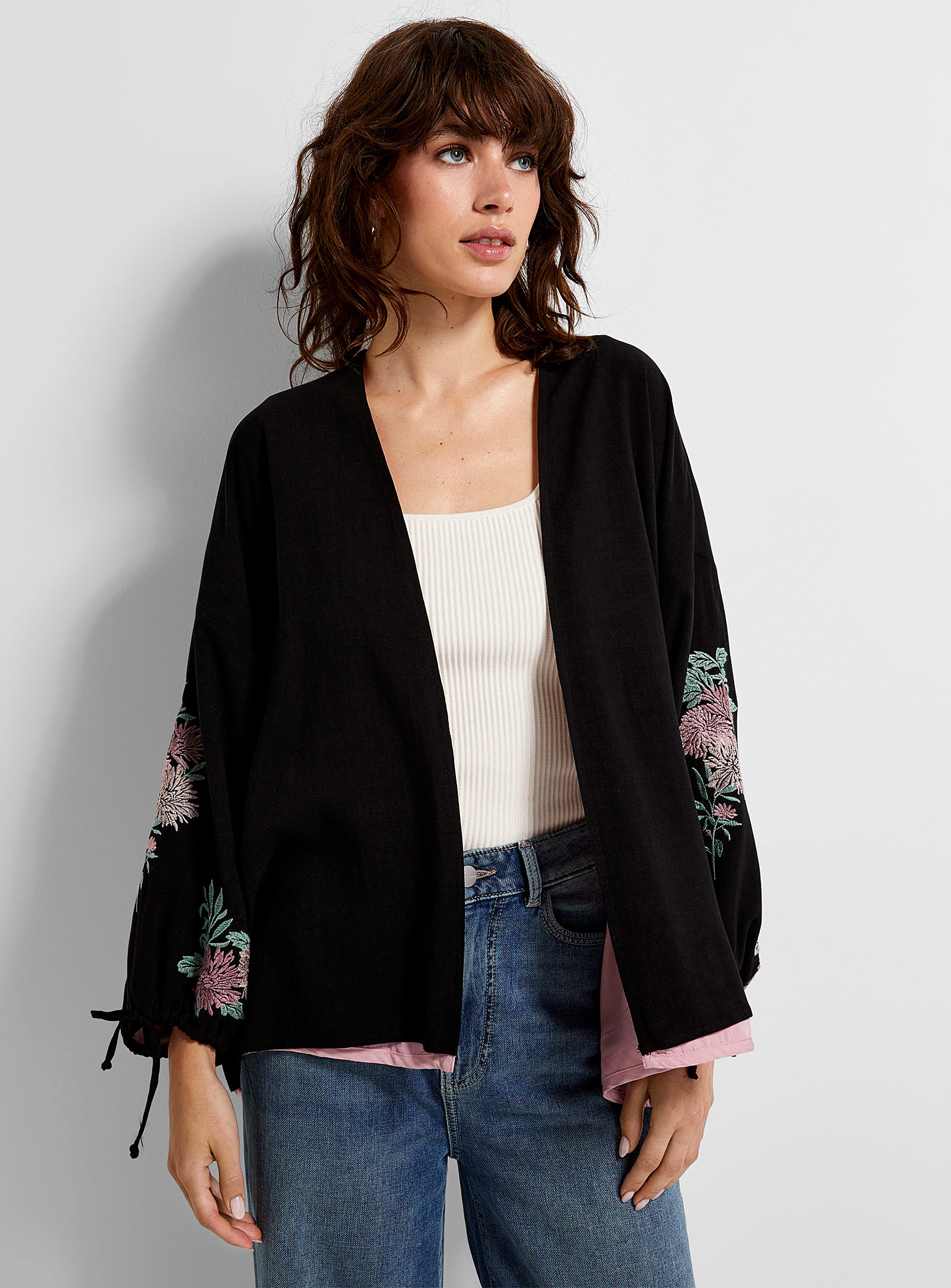 Contemporaine Embroidered Flowers Open Cardigan In Patterned Black