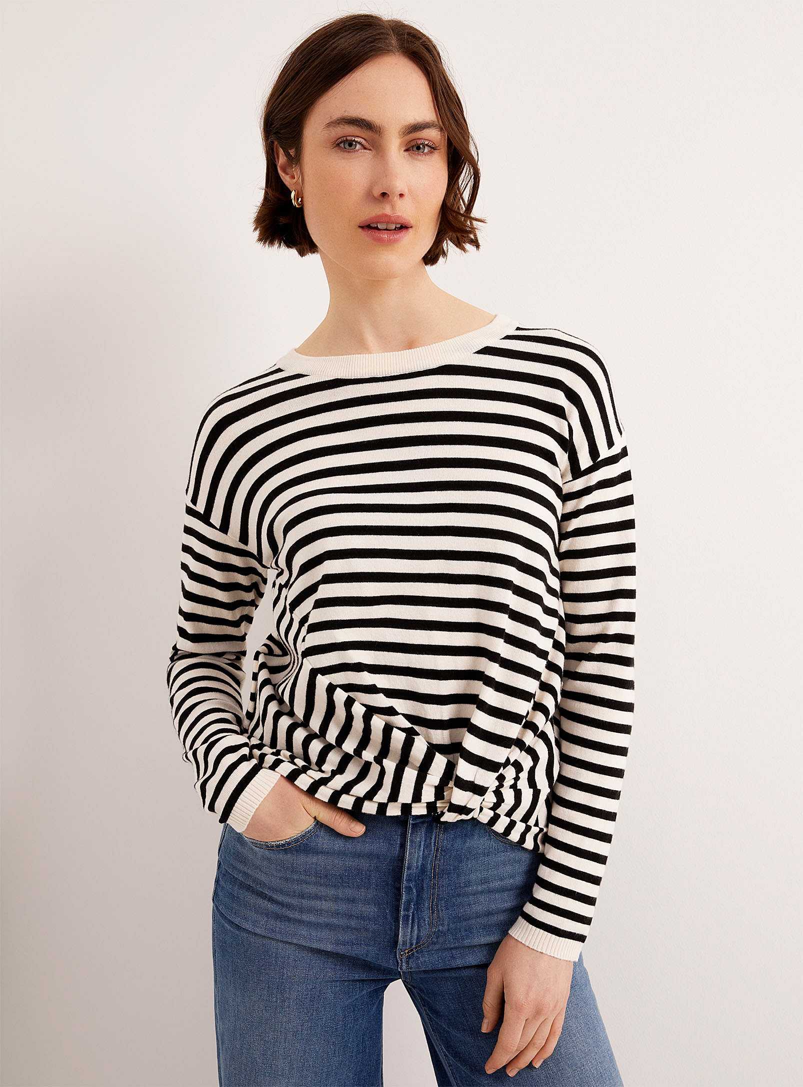 Contemporaine Striped Twisted T-shirt In Patterned Black