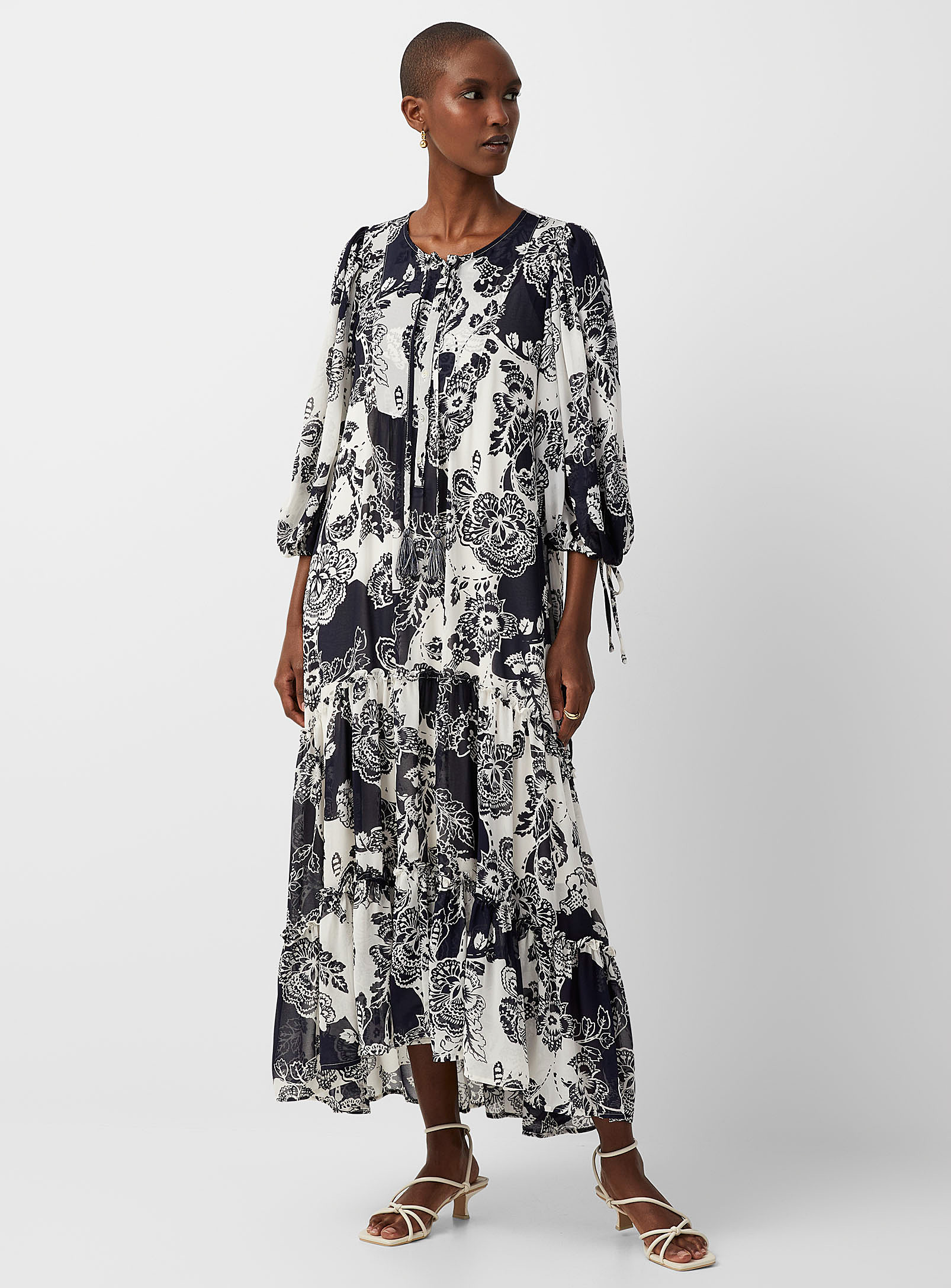 Contemporaine Contrasting Bouquet Tiered Maxi Dress In Patterned Blue