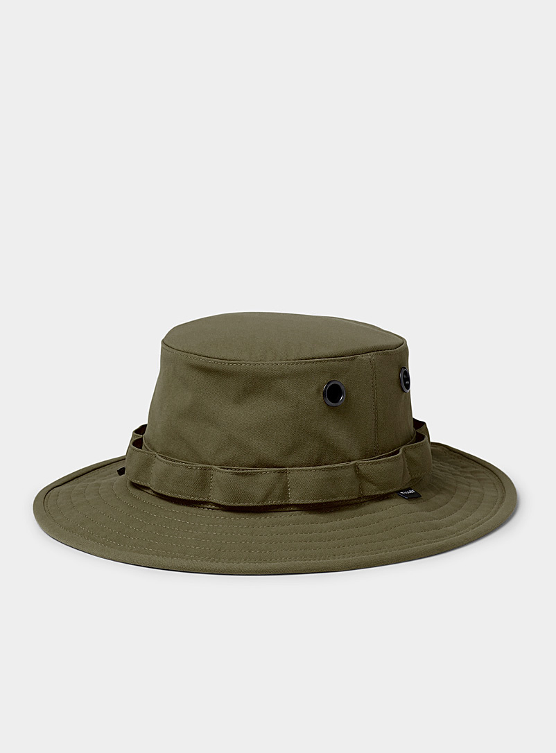 https://imagescdn.simons.ca/images/20005-23103-35-A1_2/recycled-canvas-bucket-hat.jpg?__=9