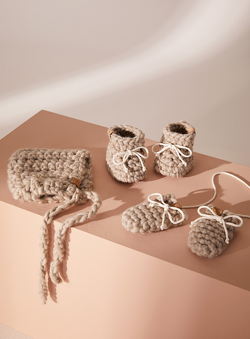 Les Petits Tousi Sand Cozy crocheted set Three-piece set