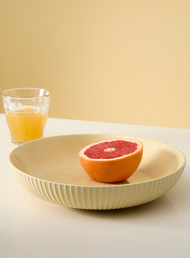 Embossed wide grooves pasta bowl