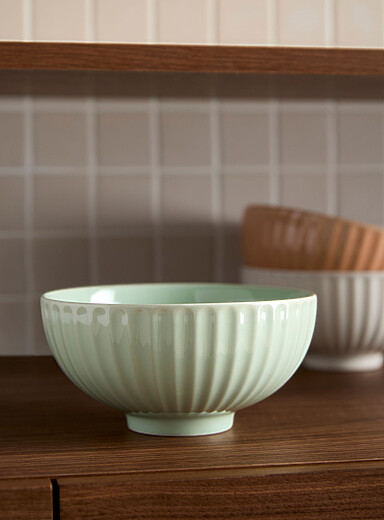 Broad grooves small bowl