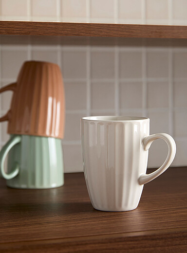 Broad grooves mug