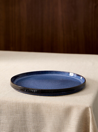Small grooved blue plate