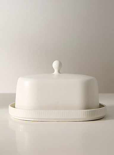 Grooved modern butter dish