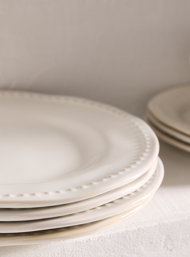 Simons Maison: La grande assiette blanche pois relief Blanc