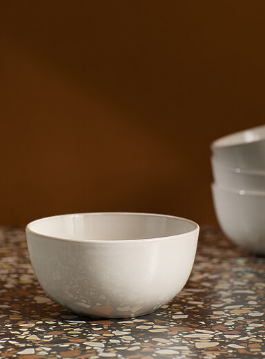 Minimalist soup bowl