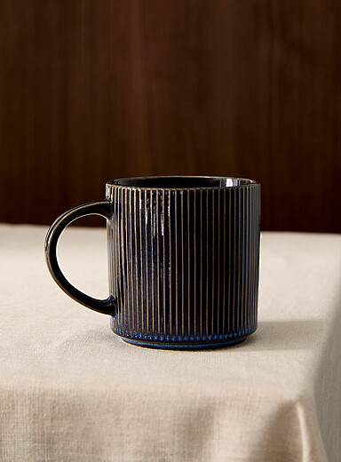 La tasse bleue rainures
