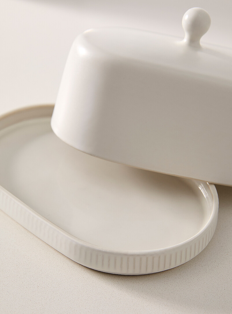 Grooved modern butter dish product image 2