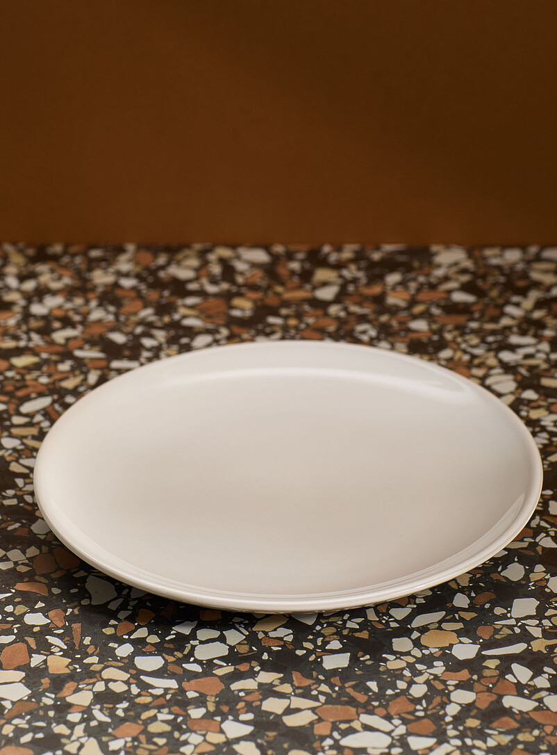 Large minimalist plate product image (primary)