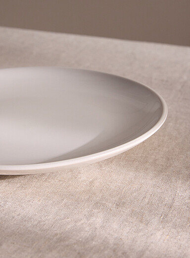 La grande assiette minimaliste