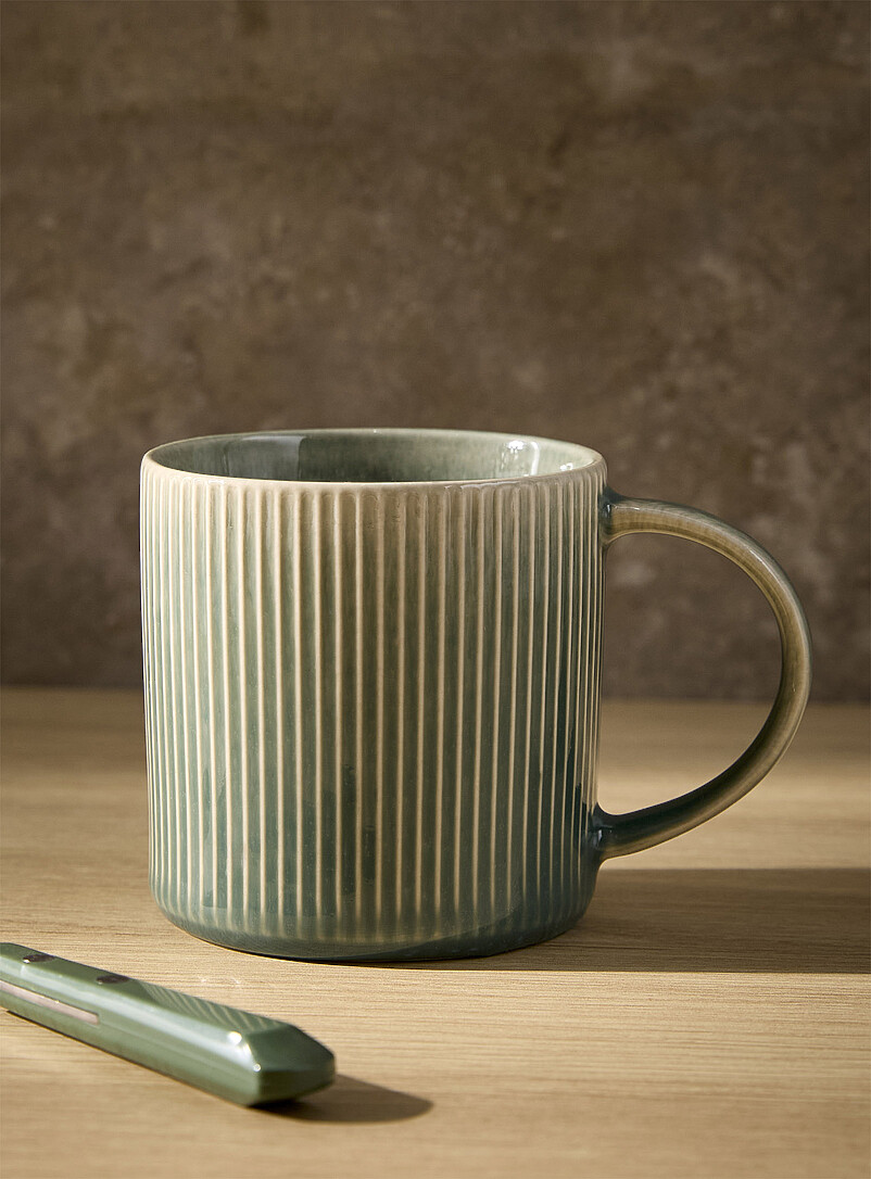 Modern grooved mug product image (primary)