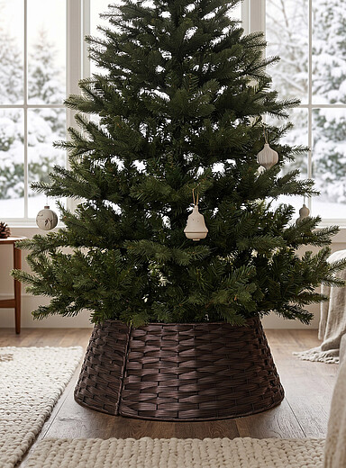 Rattan basket tree skirt