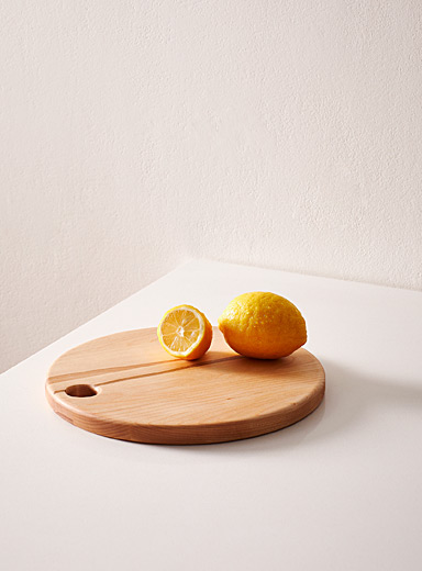 Round cutting board