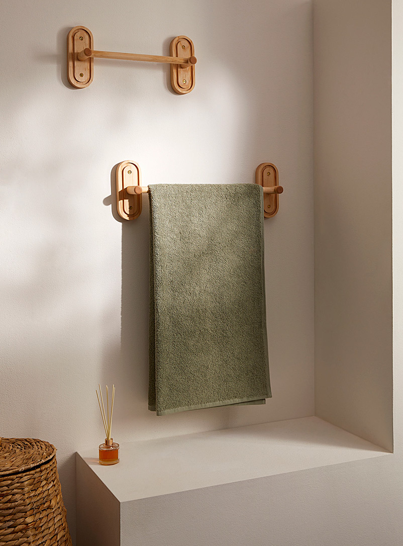 LivCan Design Assorted Natural wood wall towel holder