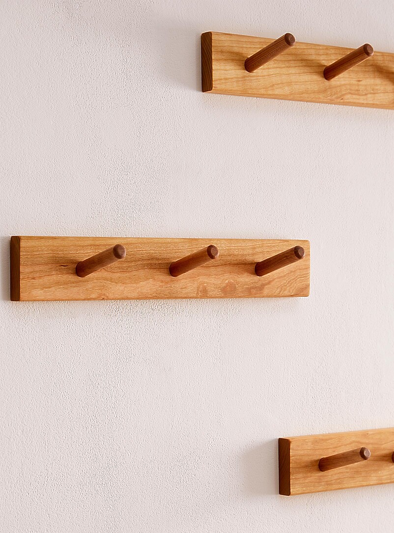 LivCan Design Cherry Wood Cherry pegs wall-mounted coat rack