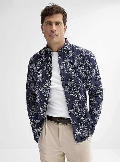 La chemise denim fleurs brod&eacute;es <b>Coupe relaxe</b>
