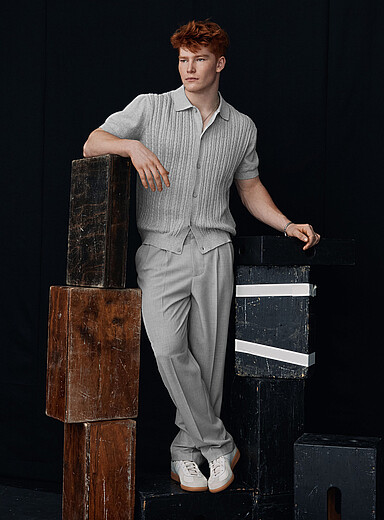 Lindbergh: Le pantalon plis plats &eacute;pur&eacute; <b>Coupe ample</b> Gris pour homme