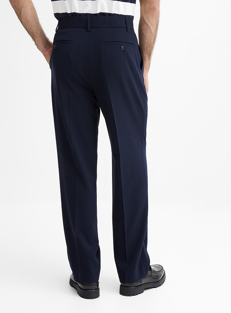 Minimalist pleated pant Loose fit | Lindbergh | | Simons