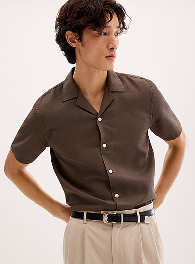 La chemise col ouvert gaufr&eacute;e <b>Coupe relaxe</b>