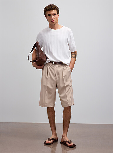 Pleated stylish Bermudas <b>Wide fit</b>