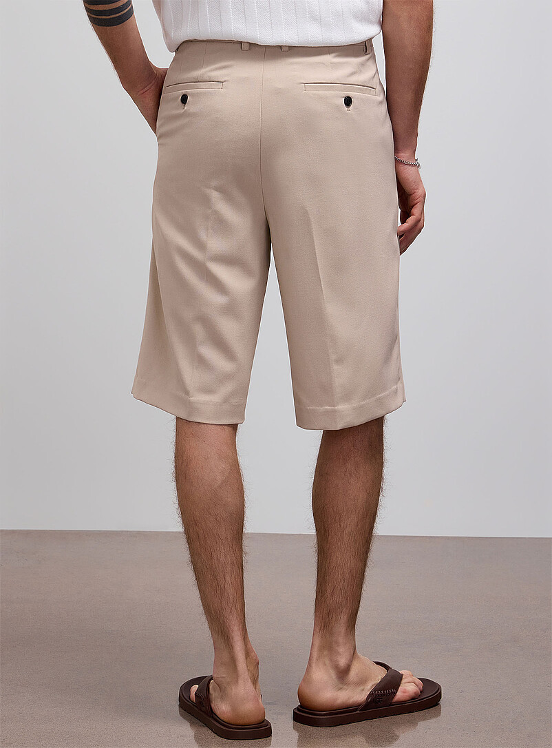 Lindbergh Sand Pleated stylish Bermudas <b>Wide fit</b> for men