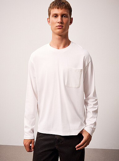 Le t-shirt raccourci manches longues  <b>Coupe surdimensionn&eacute;e</b>