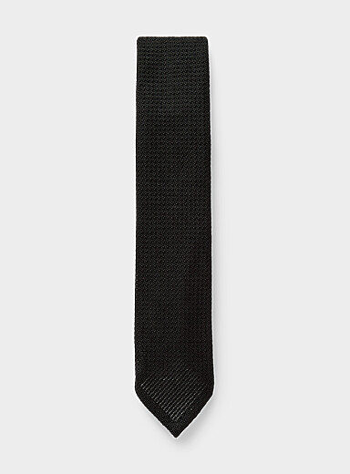 Textured knit tie