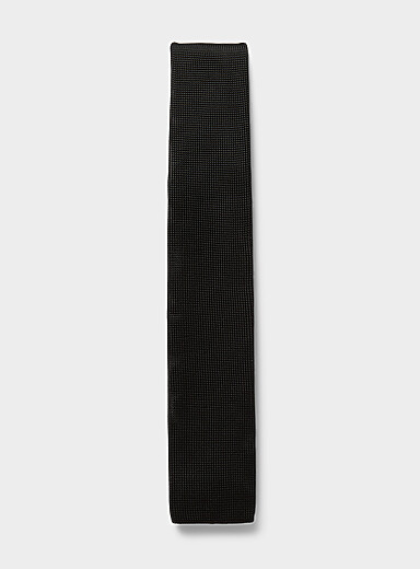 Square skinny tie
