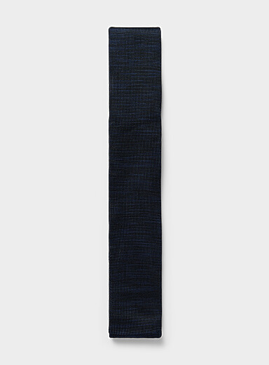 Square skinny tie