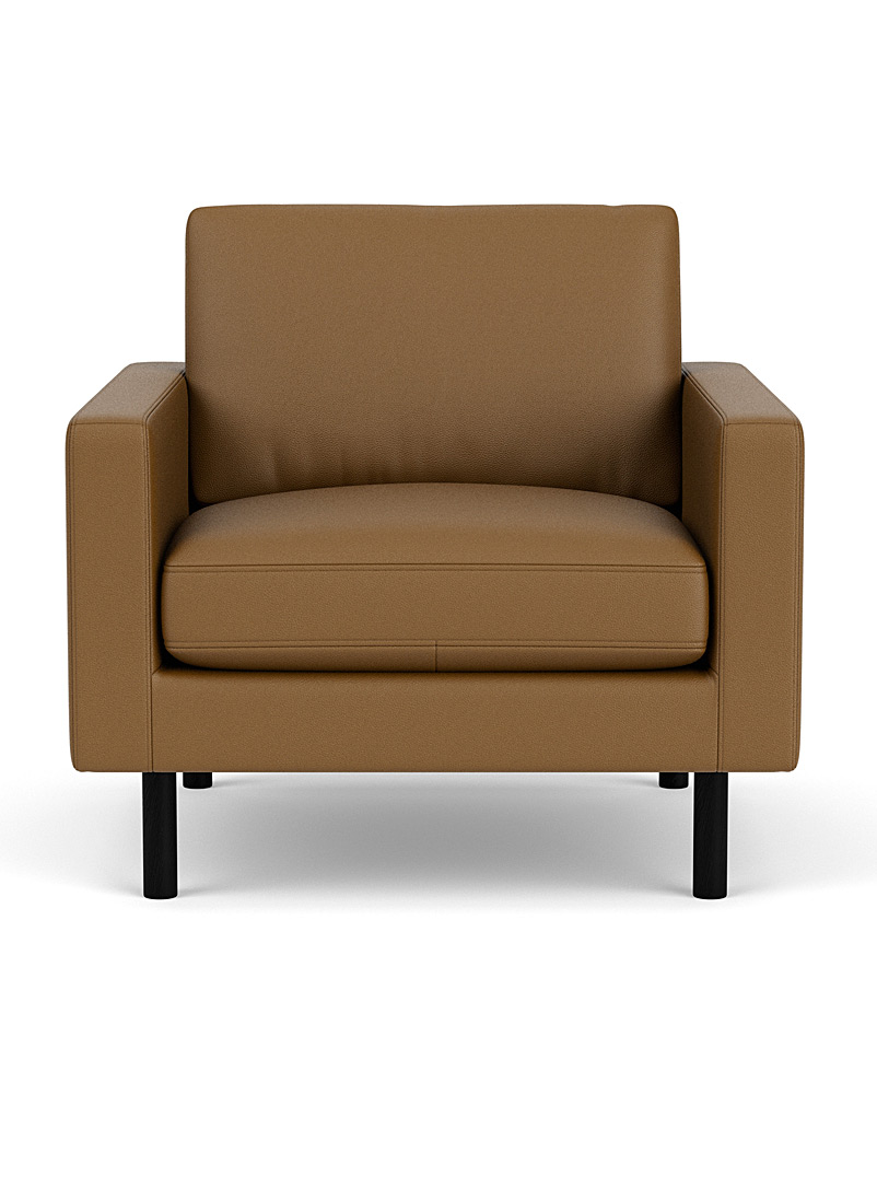 EQ3: Le fauteuil carré surpiqué en cuir Miel chameau