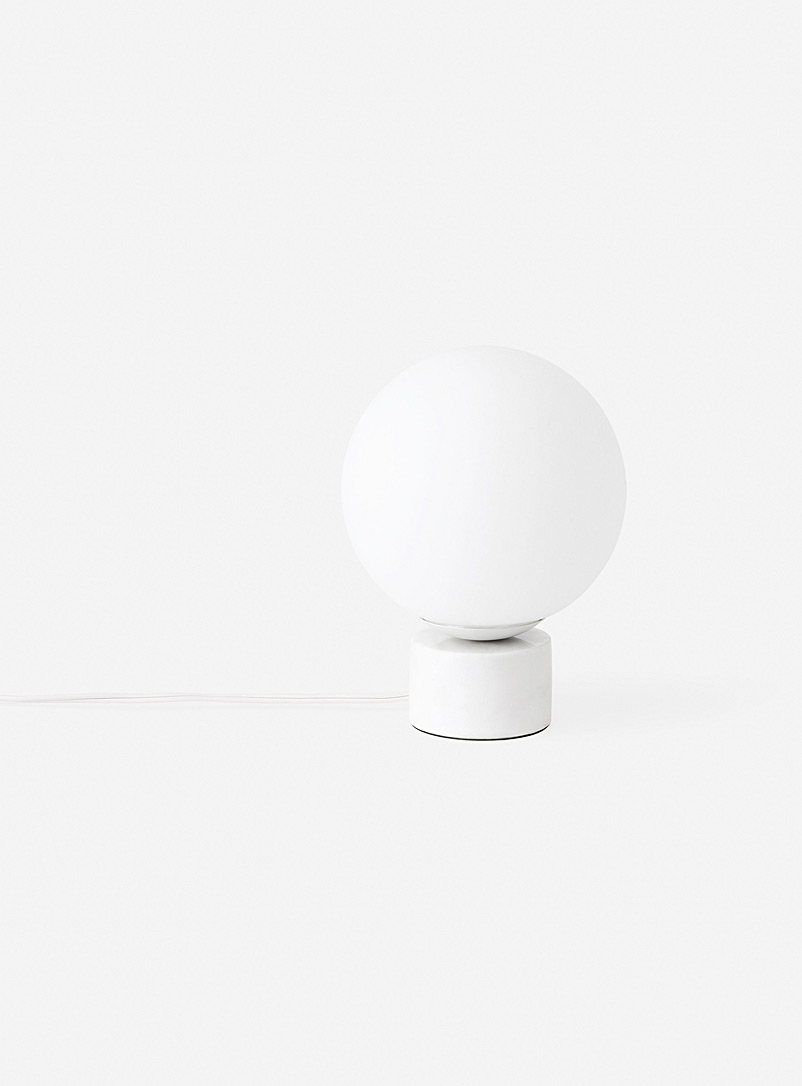 EQ3: La lampe de table globe accent de marbre Blanc