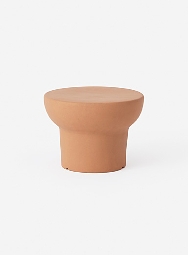 Le petit tabouret en terre cuite Bango
