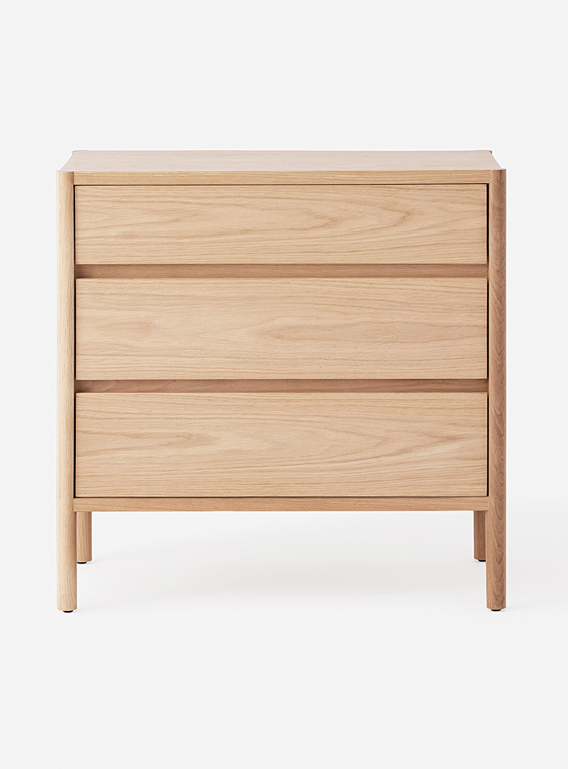 EQ3 Assorted Sleek 3-drawer oak dresser