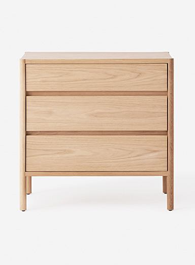 EQ3 Assorted Sleek 3-drawer oak dresser