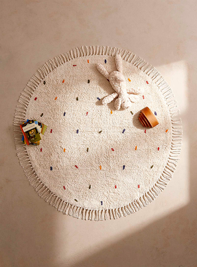 Simons Maison: Le tapis circulaire confettis 120 cm de diamètre Blanc à motifs