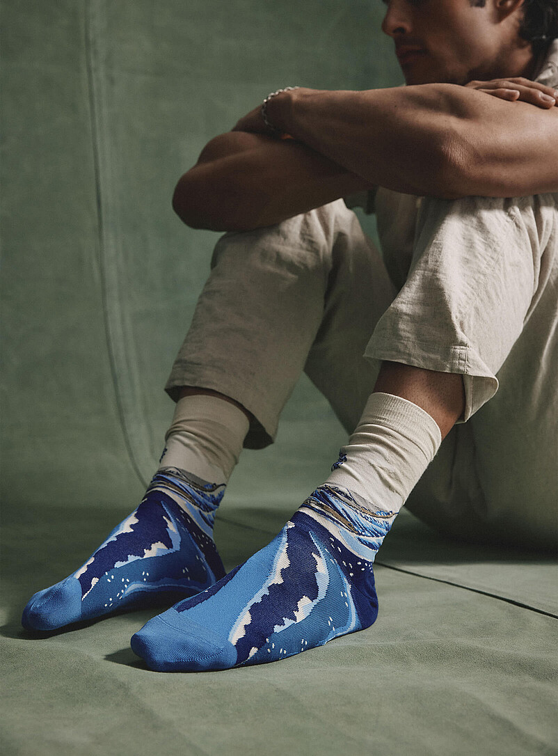 The Great Wave socks product image (primary)