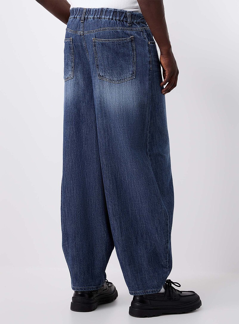 Le 31: Le jean souple bleu fonc&eacute; Coupe ballon <b>Importation de S&eacute;oul</b> Bleu pour homme