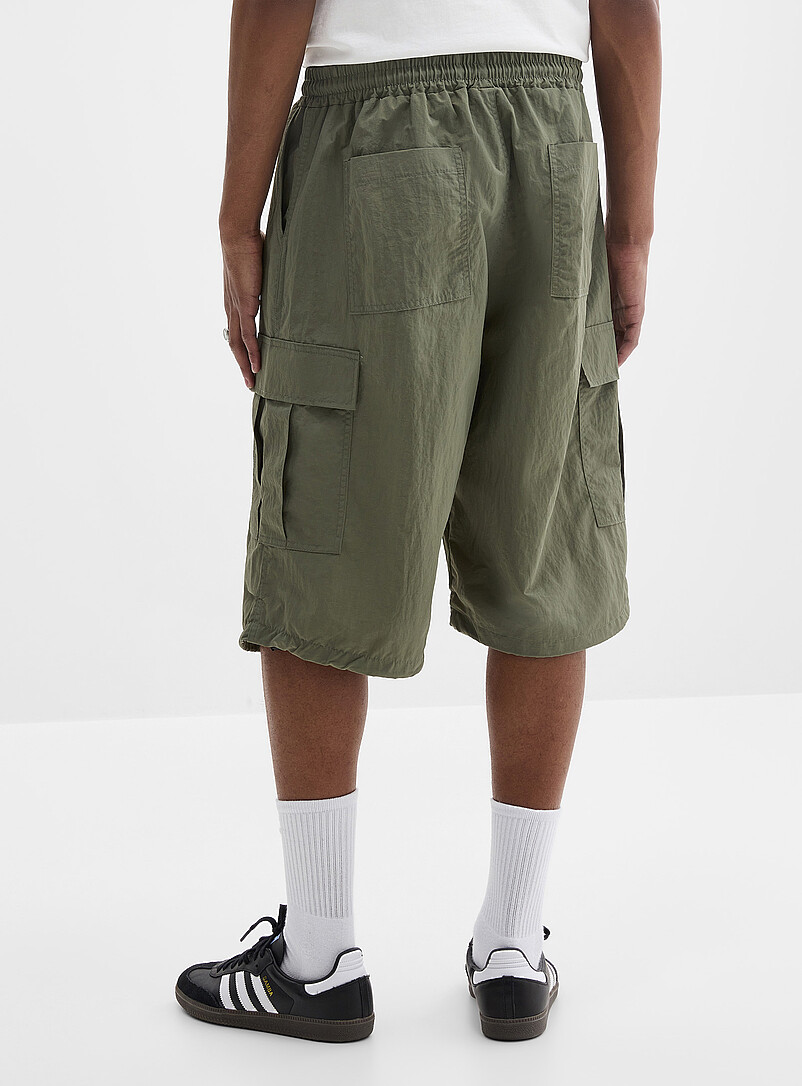 Djab: Le bermuda cargo parachute <b>Importation de S&eacute;oul</b> Vert fonc&eacute; - Mousse pour homme