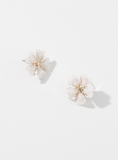 Heart-shaped petal flower earrings