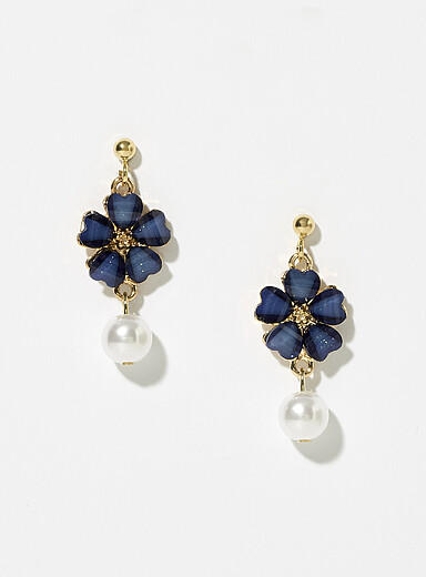 Flower and pearl earrings