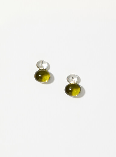 Les boucles d'oreilles boules translucides bicolores