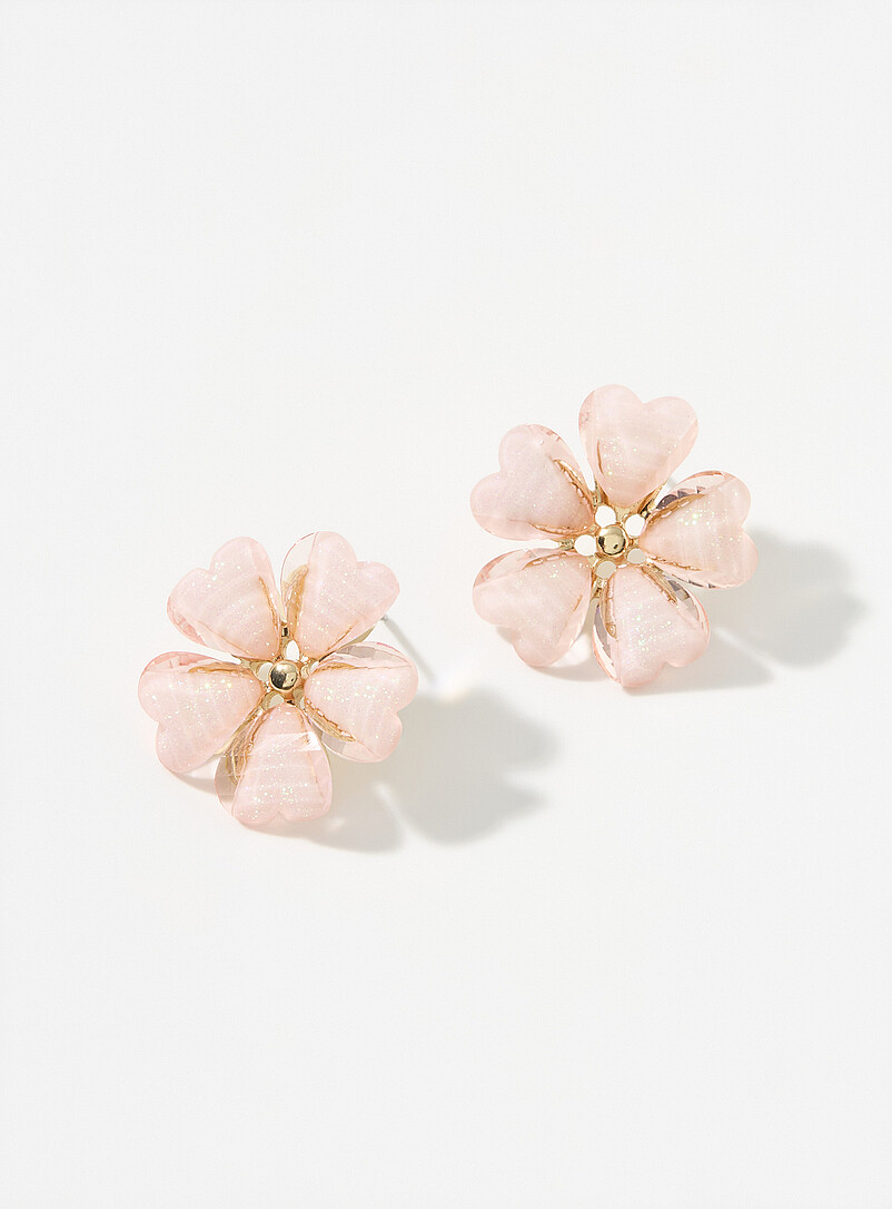 Heart-shaped petal flower earrings product image (primary)