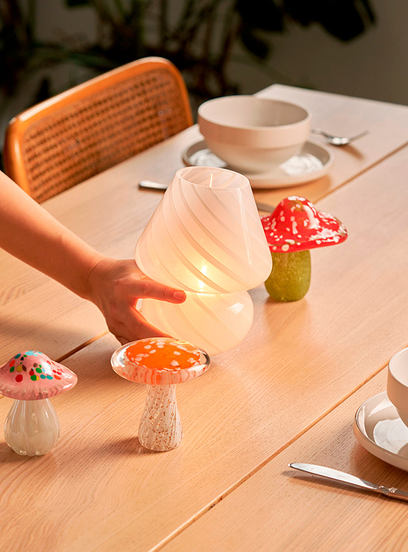 Portable Mushroom-Shaped Table Lamp