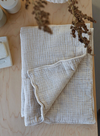 Waffled cotton and linen bath mat