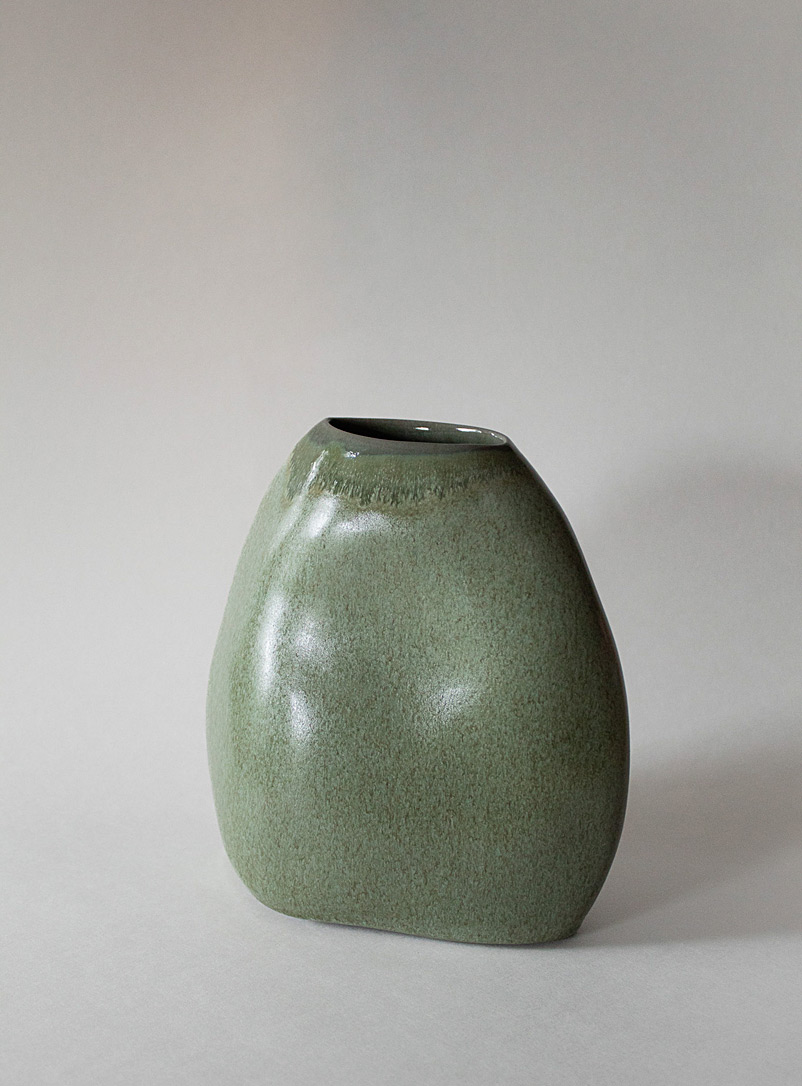 Ateleï: Le vase galet grès moucheté 19 cm de hauteur Vert foncé - Mousse