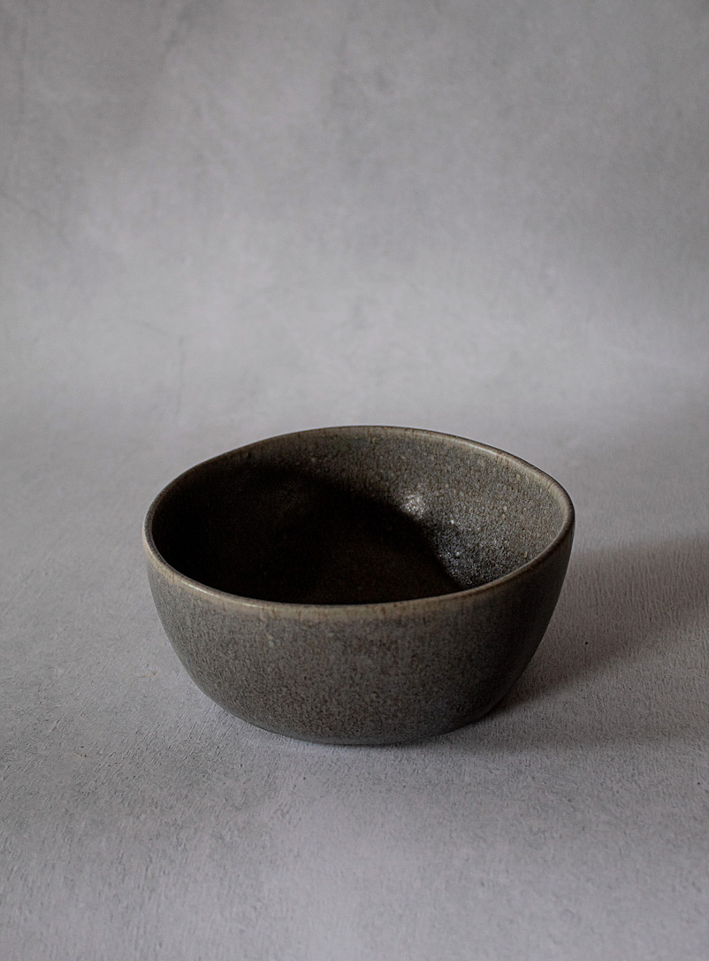 Ateleï Charcoal Speckled stoneware teardrop bowl