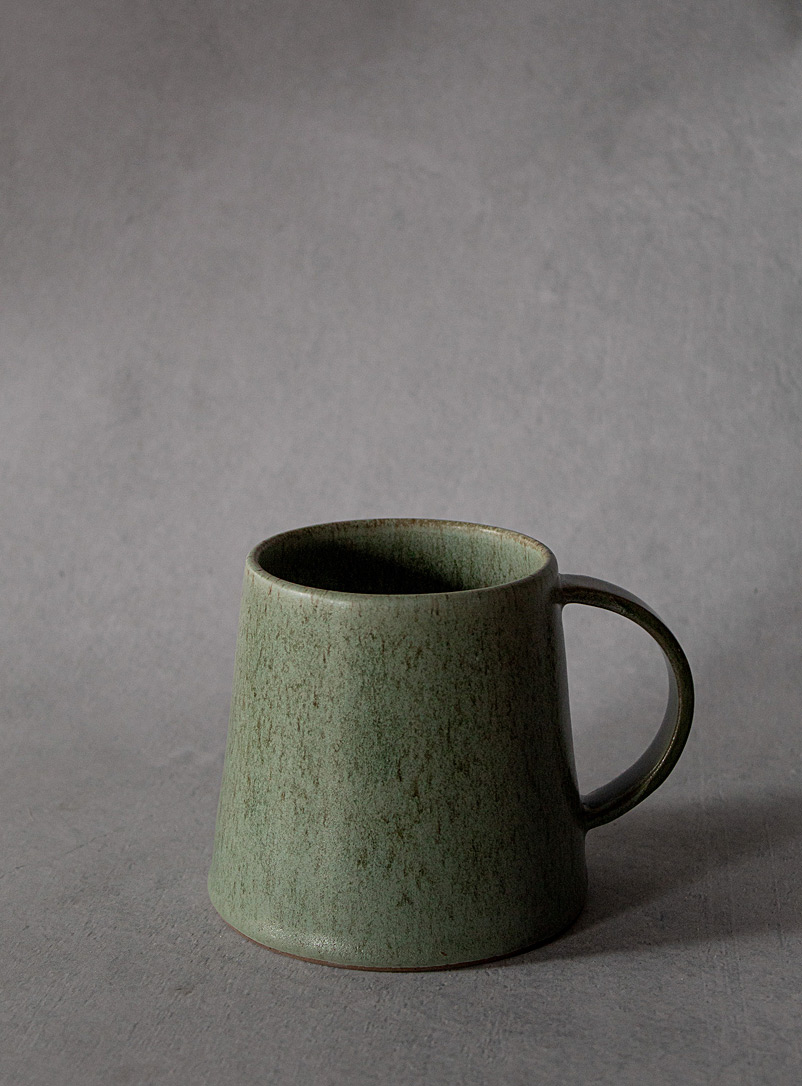 Ateleï Mossy Green Speckled stoneware minimalist mug
