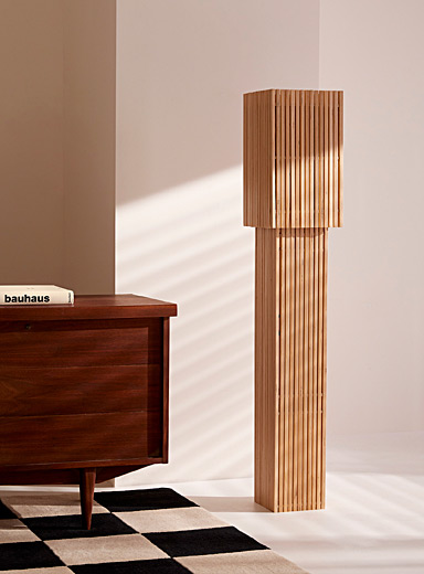 Minimalist floor lamp